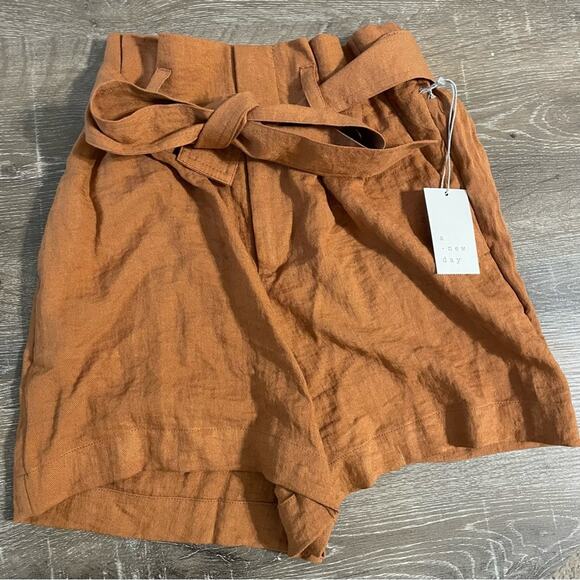a new day Pants - Nwt Toffee linen feel shorts